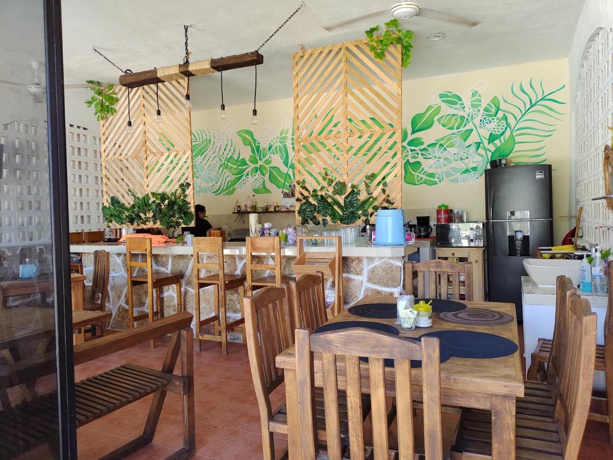 Hotel Villa Gabriela - Restaurant, Bikes ,Lands Tours 塞莱斯通 外观 照片